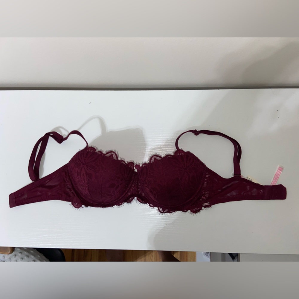 34DD Victorias Secret Bra